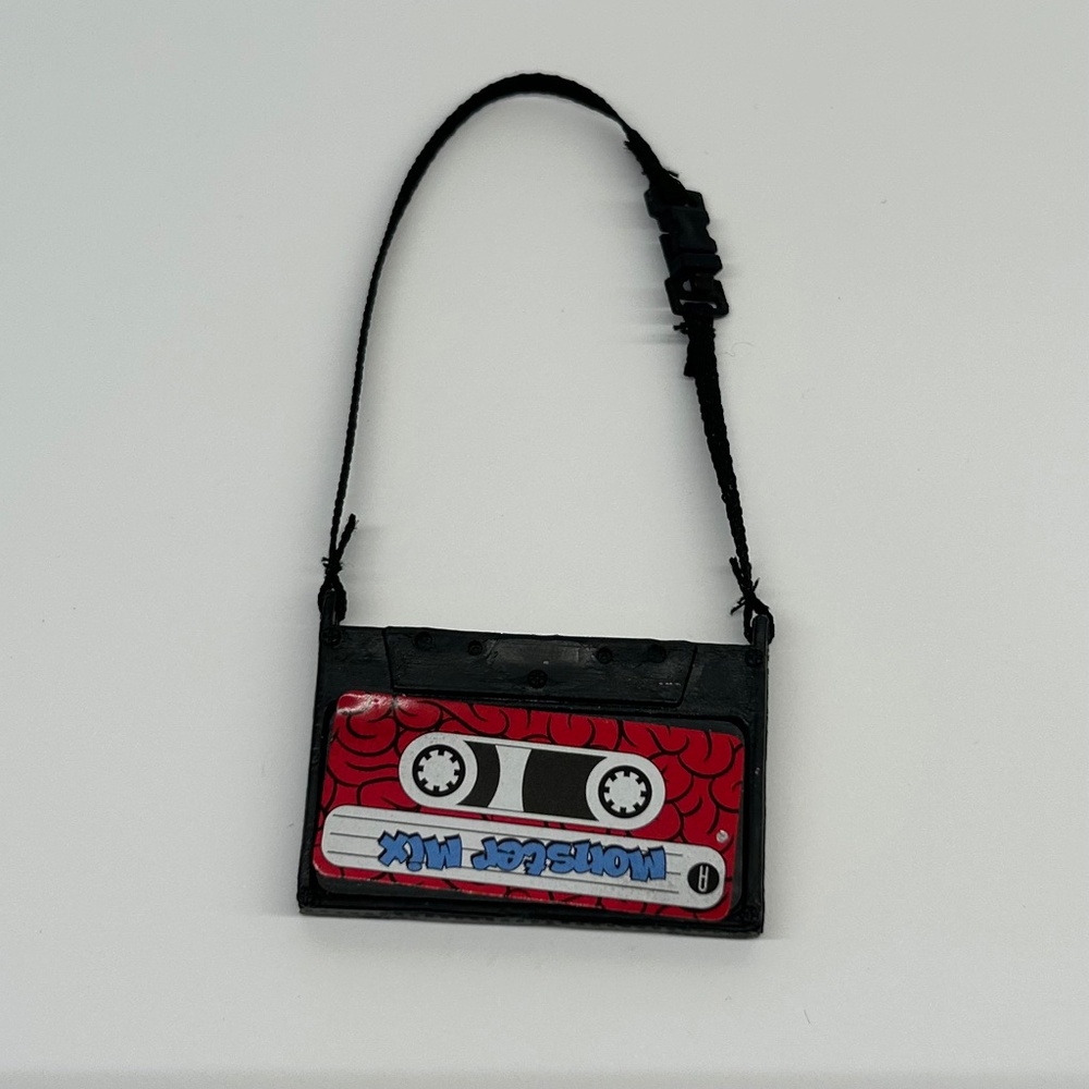 Monster High G1 Ghoulia Yelps Cassette Purse Replacement Rare (18B)